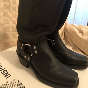 Frye women’s black leather boots worn once size 8.